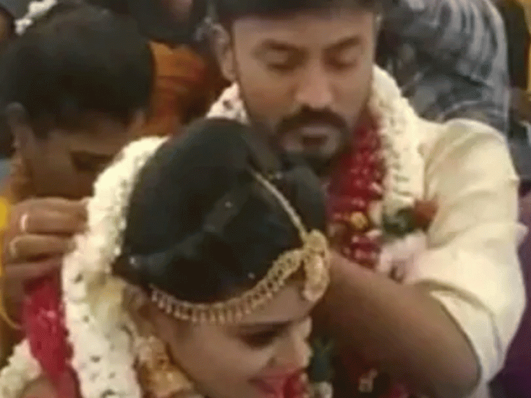 విమానంలో పెళ్లి పై డీజీసీఏ ఆగ్రహం…