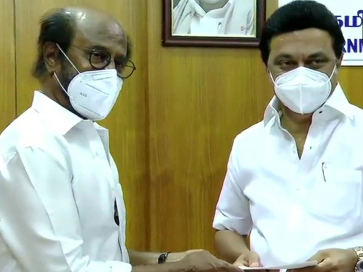 రజనీకాంత్‌.. రూ.50 లక్షల విరాళం