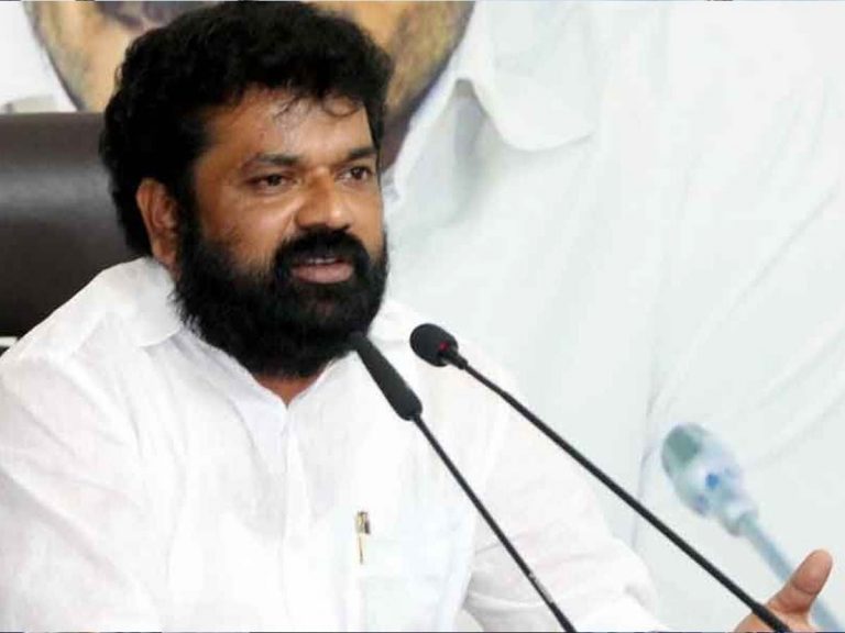 రఘురామ కృష్ణంరాజు మహా నటుడు..