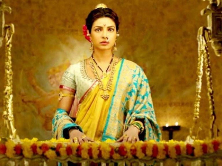 తన చిత్రంలో ‘మహారాణి’ సింహాసనం ప్రియాంకదే అంటోన్న నిర్మాత!