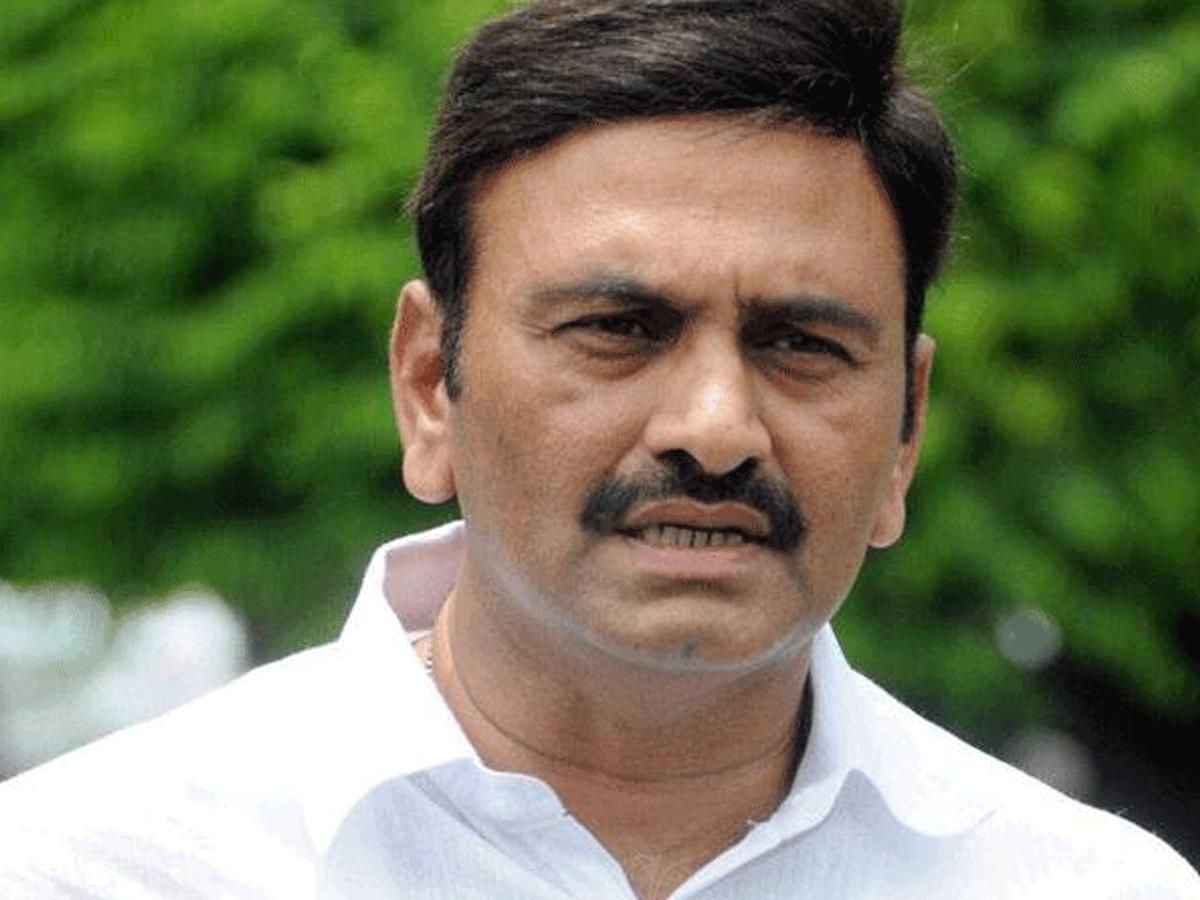 సీఎం కేసీఆర్, సజ్జనార్ లపై రఘరామ రాజు ప్రశంసలు