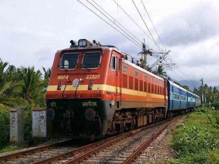 యాస్ తుఫాన్ అలర్ట్ : 64 రైళ్ల రాకపోకలు రద్దు