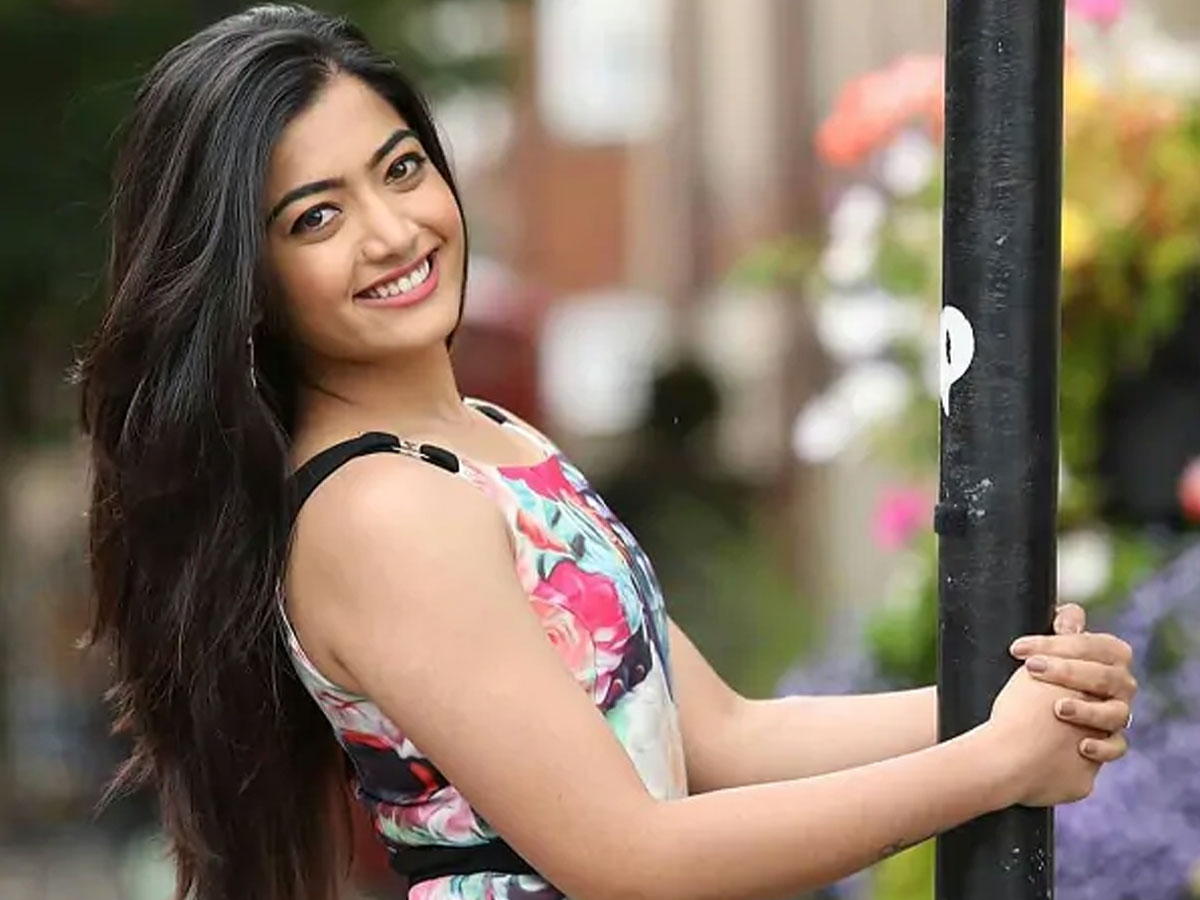 మళ్లీ మళ్లీ అదే అంటే నా వల్ల కాదు: రష్మిక