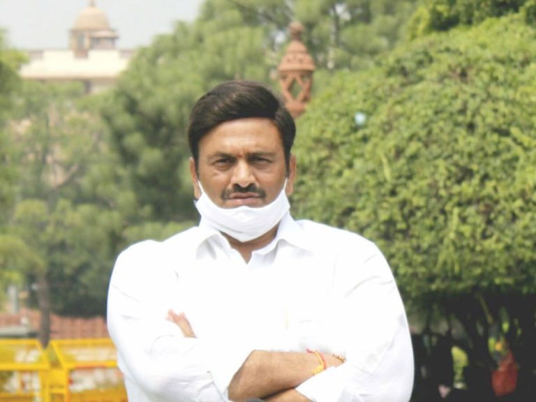 గుంటూరు సీఐడీ కార్యాలయానికి ఎంపీ రఘురామకృష్ణరాజు