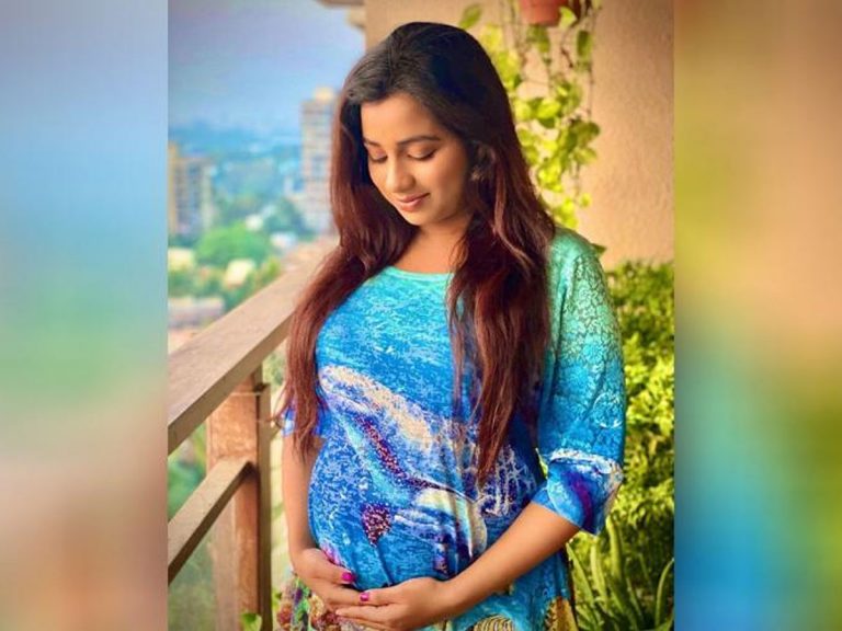 మగబిడ్డకు జన్మనిచ్చిన గాయని శ్రేయ ఘోషాల్