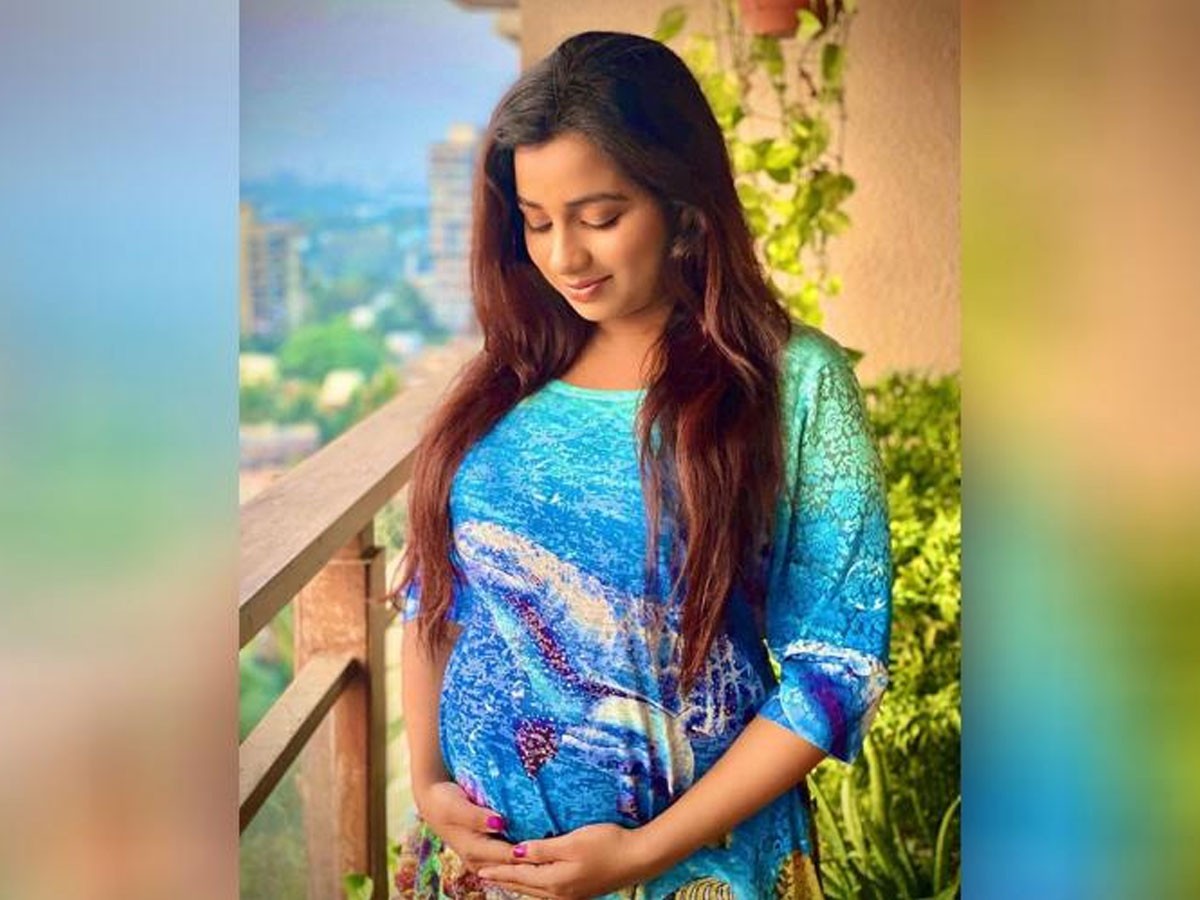 మగబిడ్డకు జన్మనిచ్చిన గాయని శ్రేయ ఘోషాల్