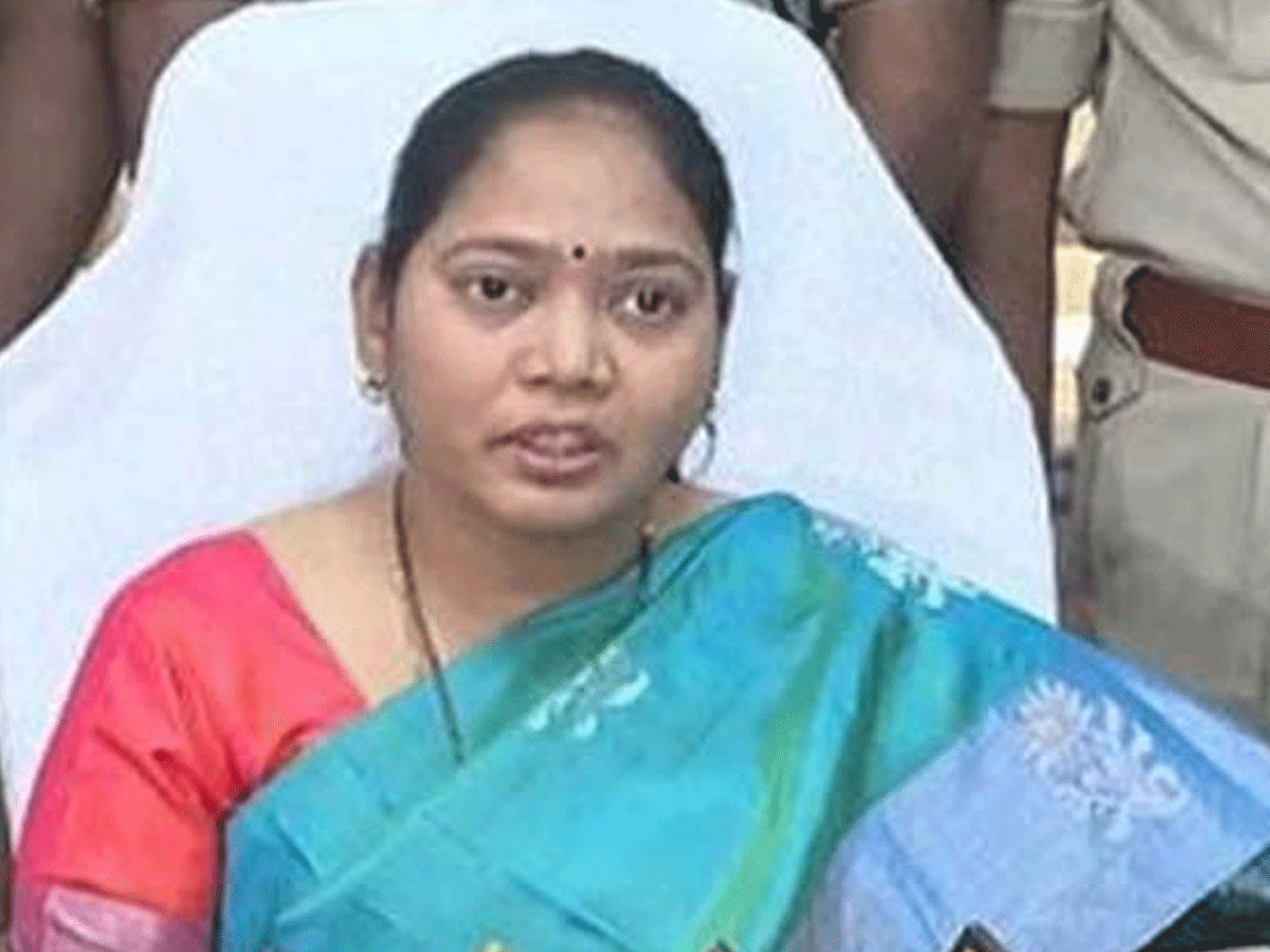 విశాఖ హెచ్‌పీసీఎల్‌ ఘటనపై దిగ్భ్రాంతి వ్యక్తం చేసిన హోంమంత్రి…