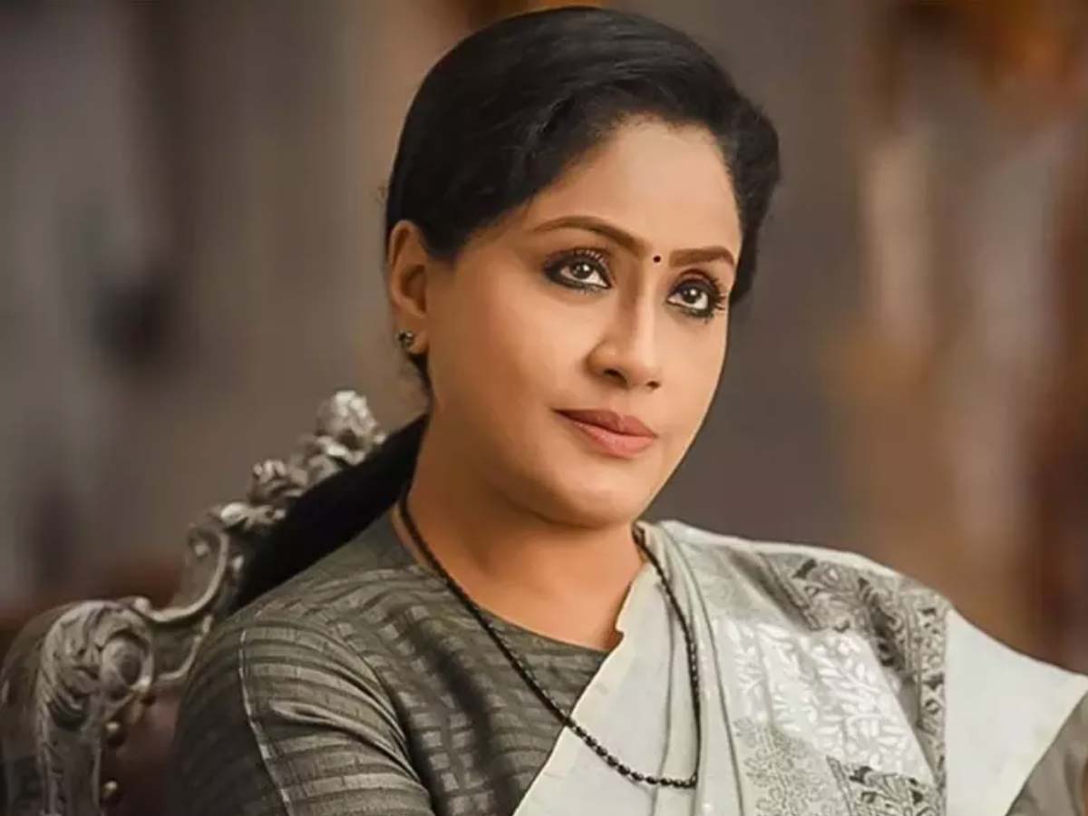 Vijaya Shanthi: అందుకే వాళ్ళకి వార్నింగ్ ఇచ్చా