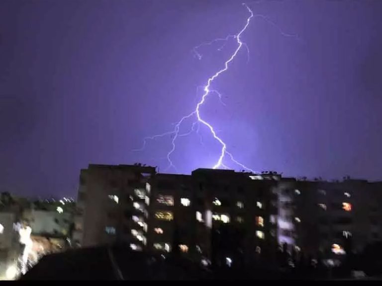 బలపడుతున్న అల్పపీడనం.. రాగల కొన్ని గంటల్లో!