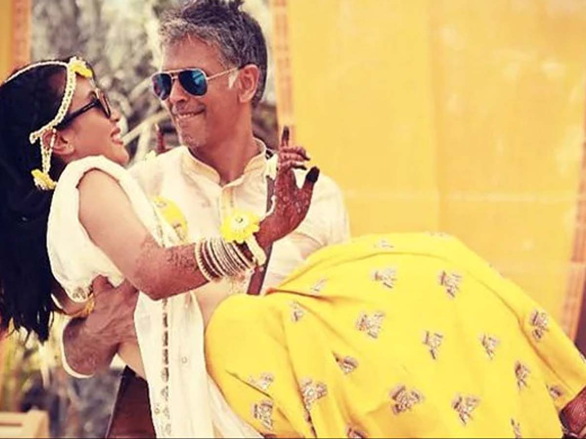 55 ఏళ్ల భర్త! 29 ఏళ్ల భార్య! ‘గ్యాప్’ తప్పేం కాదంటోన్న గార్జియస్ బ్యూటీ!