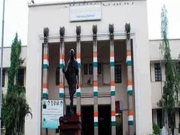 నేడు కాంగ్రెస్ నేత‌ల స‌త్యాగ్ర‌హ దీక్ష‌… ఎందుకంటే…