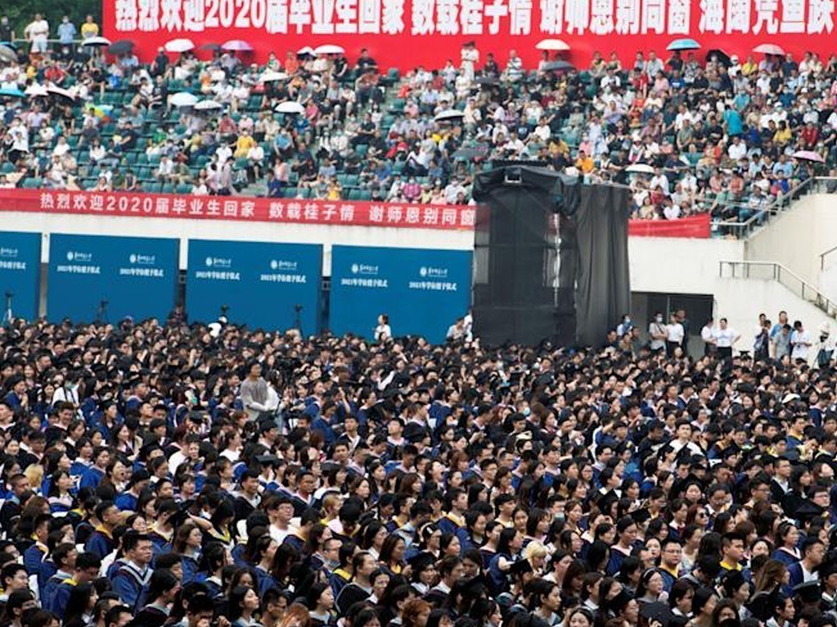 వూహాన్‌లో 11 వేల మంది విద్యార్ధులు ఒకే చోట‌…