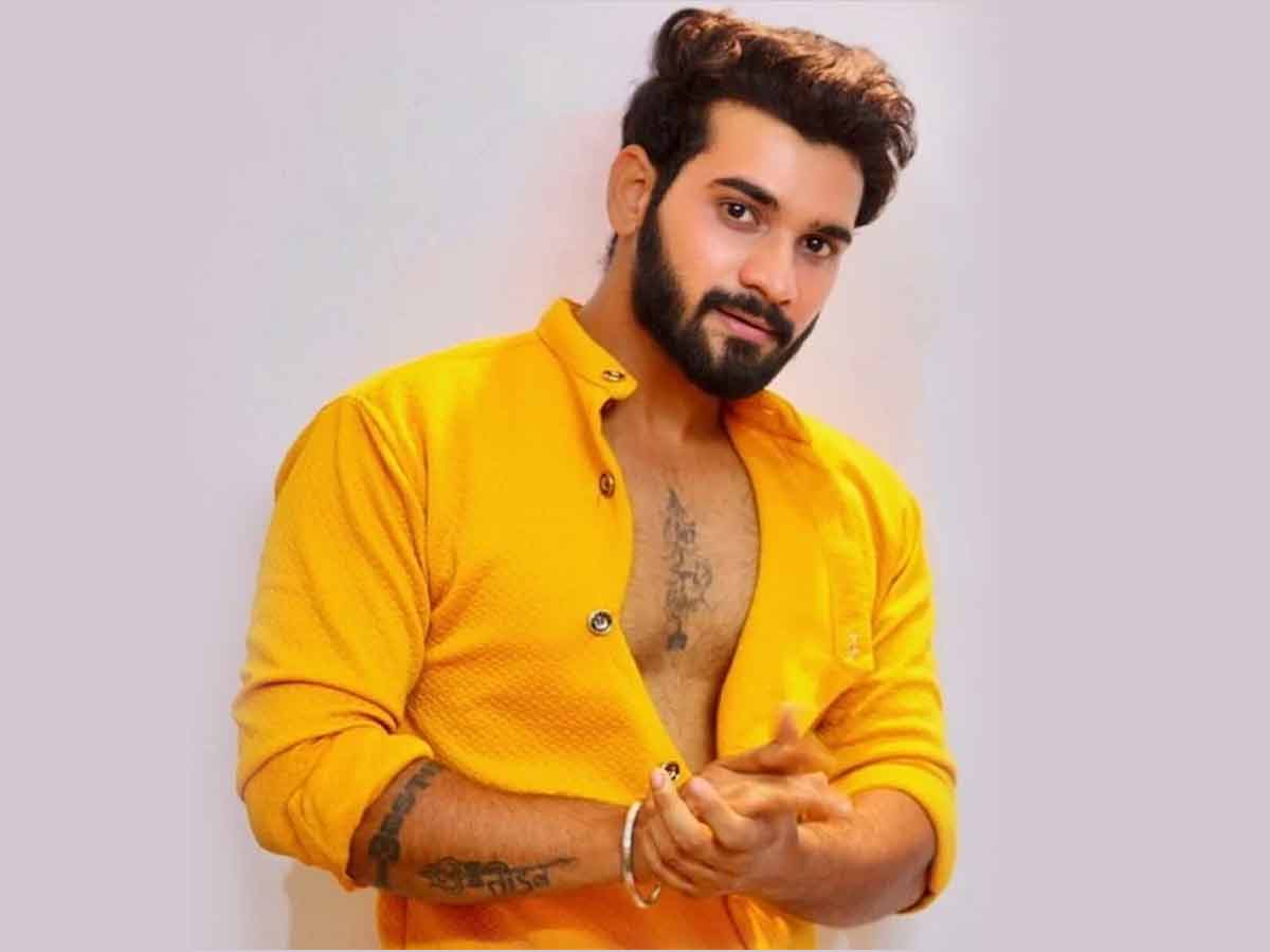 ‘2020 మోస్ట్ డిజైరబుల్ మ్యాన్ ఆన్ టీవీ’గా బిగ్ బాస్ కంటెస్టెంట్