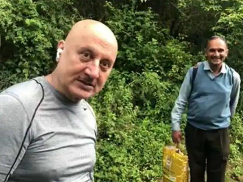 Man fails to recognise Anupam Kher in Himachal Pradesh