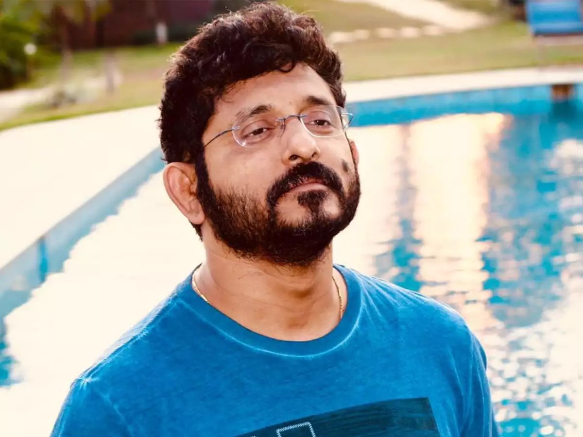 నీ బిహేవియర్ కు ఇండస్ట్రీ గేట్ లోకి రాలేవు అన్నారు :  బీవీఎస్ రవి