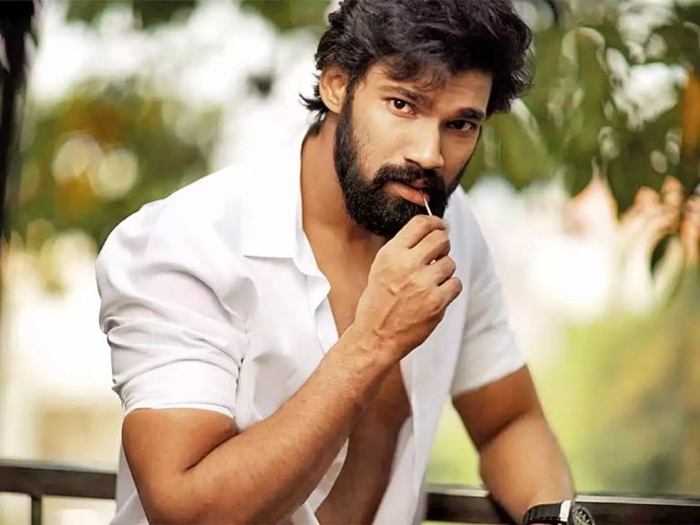 క్రేజీ రీమేక్ కోసం భారీ విలేజ్ సెట్