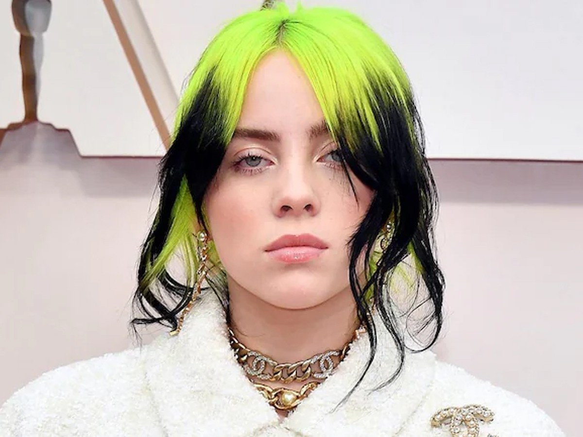 13 ఏళ్లప్పుడు చేసిన ‘ఆ తప్పు’కి… 19 ఏళ్ల సింగర్ ‘సారీ’ చెప్పింది!