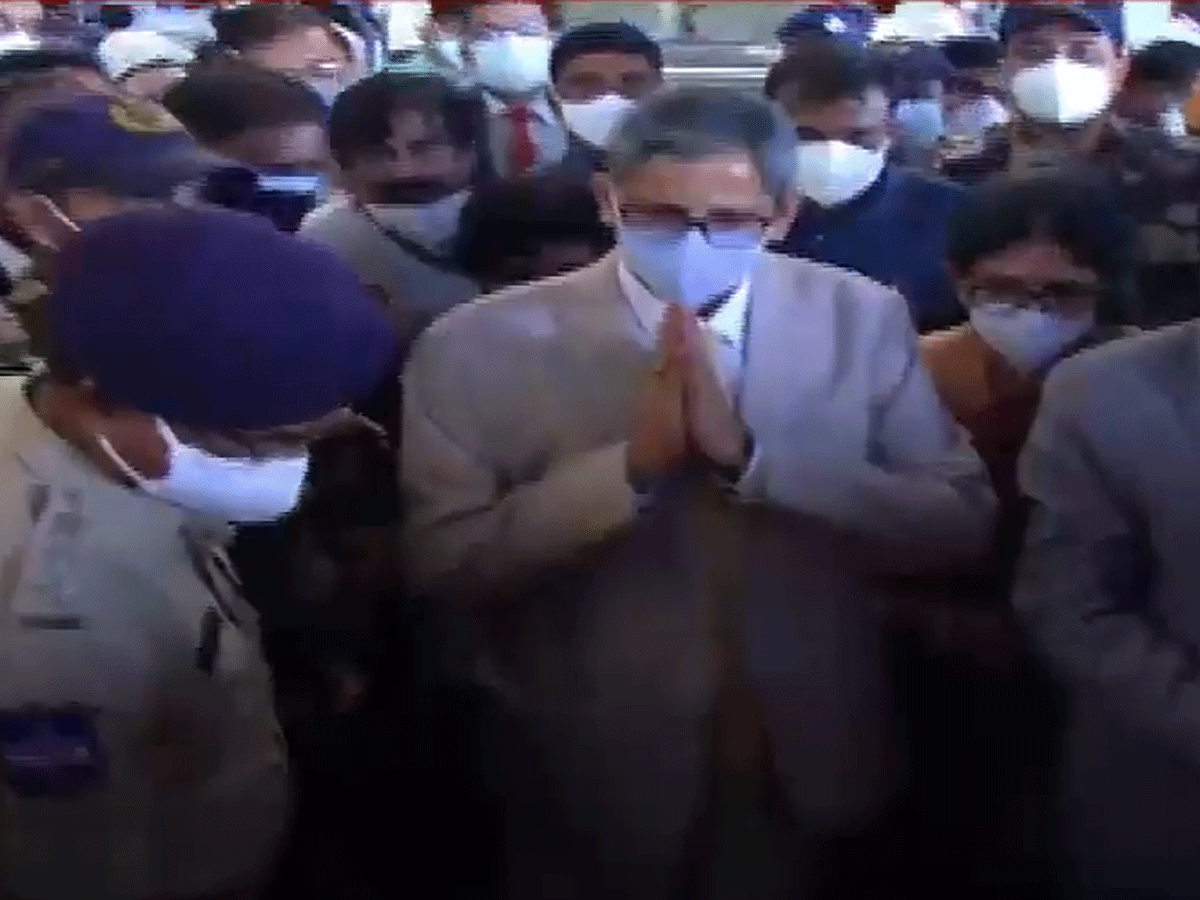 హైద‌రాబాద్‌కు సీజేఐ.. స్వాగ‌తం ప‌లికిన కేటీఆర్