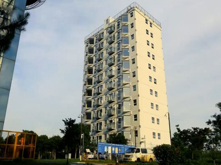 ఒక్క‌రోజులో 10 అంత‌స్థుల భ‌వ‌నం నిర్మాణం… ఎలా అంటే…