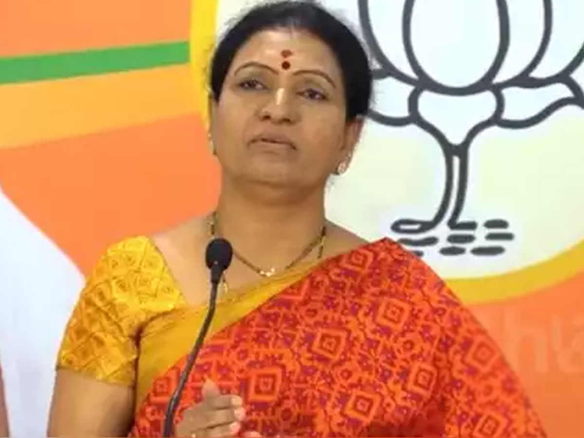 హుజురాబాద్‌లో టీఆర్ఎస్‌ అధికార దుర్వినియోగం..!
