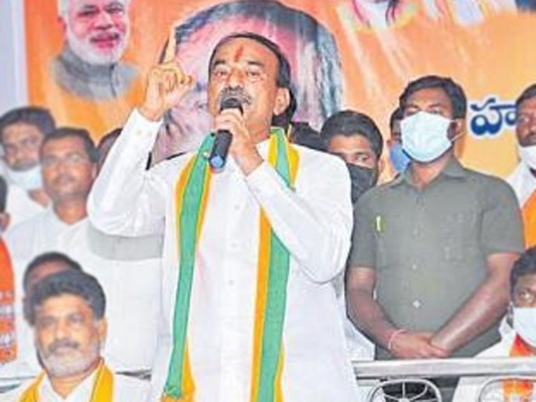 పచ్చటి సంసారంలో కేసీఆర్‌ చిచ్చు పెడతారు.. ఈటల ఫైర్‌