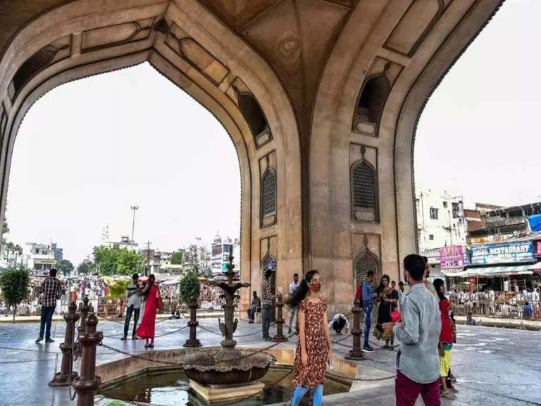 లాక్‌డౌన్ త‌రువాత సంద‌డిగా మారిన మ‌హాన‌గ‌రం…