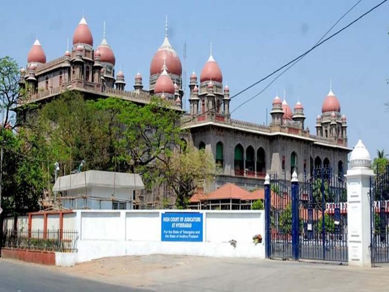 పాఠ‌శాల‌ల ప్రారంభంపై హైకోర్టులో విచార‌ణ