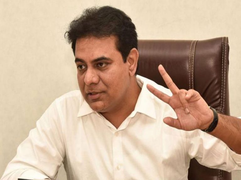 పరిశ్రమలు, ఐటీ శాఖలపై కేటీఆర్ సమీక్ష