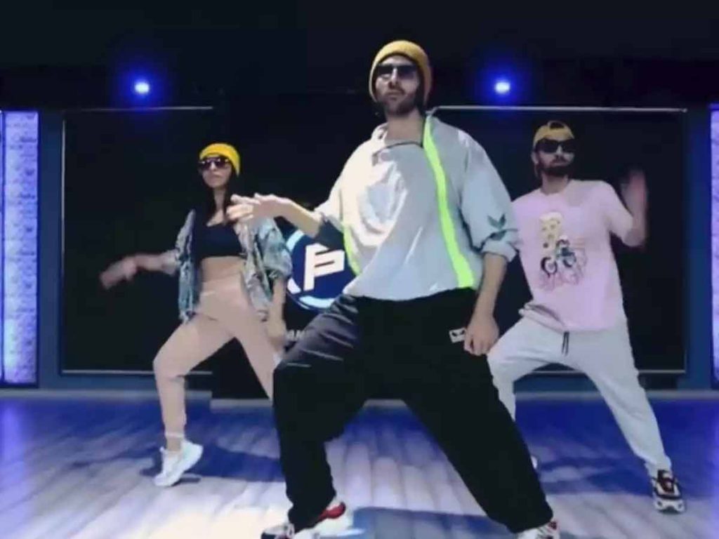 Kartik Aaryan shakes a leg to Allu Arjun's song 'Butta Bomma'