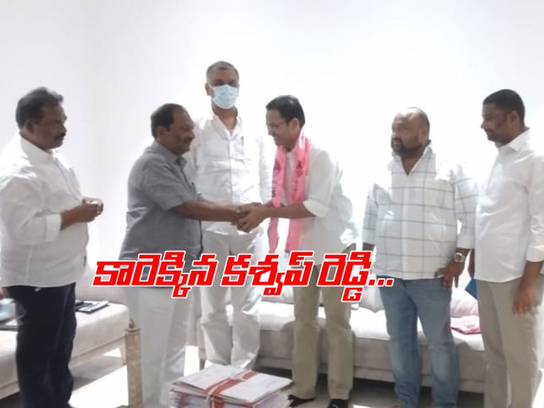 హుజురాబాద్‌.. టీఆర్ఎస్‌లో చేరిన మాజీ మంత్రి కుమారుడు