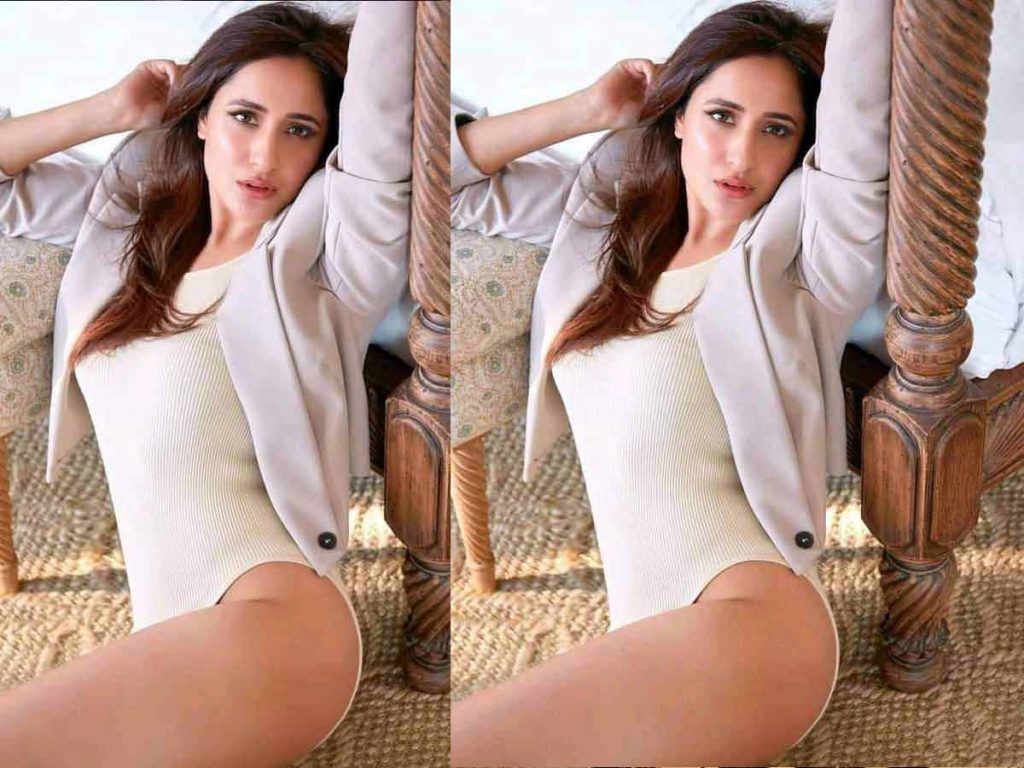 Pragya Jaiswal raises the heat with the teasing clicks