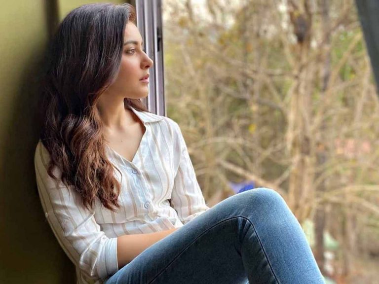 కరోనా కంటే ముందే అది వారిని చంపేస్తుంది… రాశిఖన్నా వీడియో