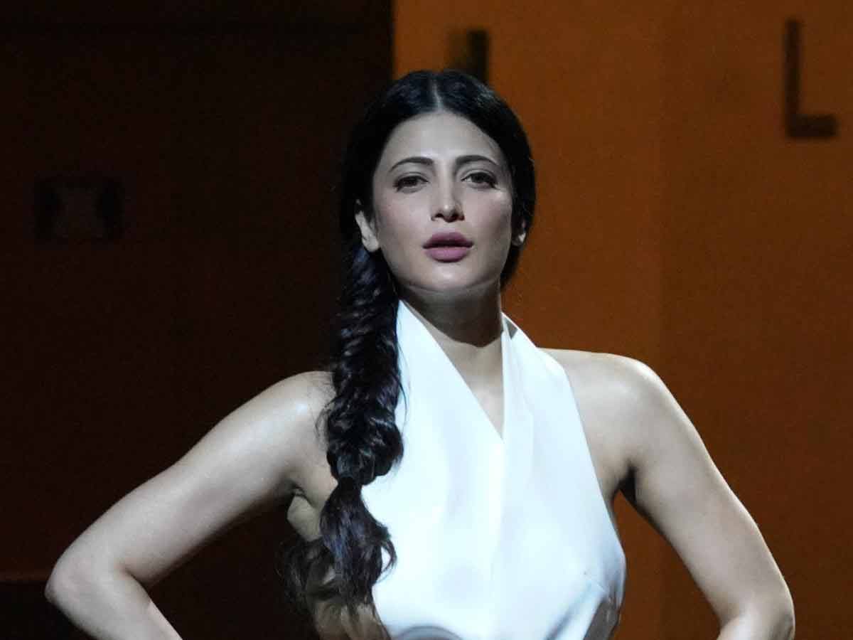 మోస్ట్ డిజైరబుల్ ఉమెన్ గా శృతి హాసన్