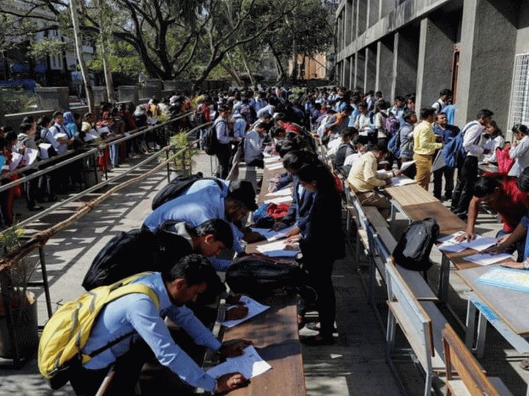 గుడ్‌న్యూస్‌.. భారీగా త‌గ్గిన నిరుద్యోగ రేటు