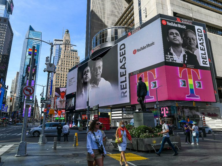 న్యూయార్క్, లాస్ ఏంజెల్స్ లో ‘మేరీ పుకార్ సునో’ బిల్ బోర్డ్స్!