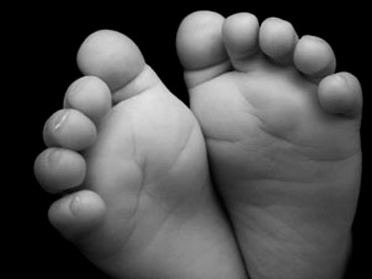 త‌ల్లి ప‌క్క నుంచి మాయం.. నీటి ట్యాంకులో బాలుడి మృత‌దేహం..