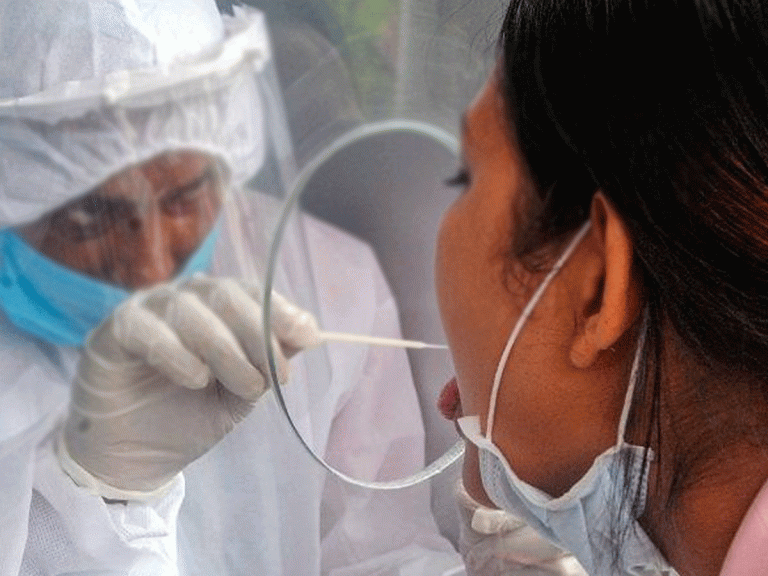 ఎయిర్‌పోర్ట్‌లో నెగిటివ్.. ఇంటికాడ పాజిటివ్..