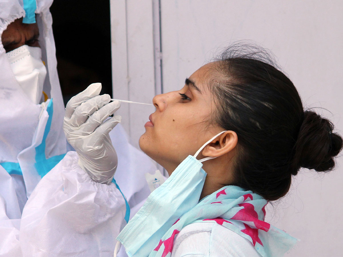 తెలంగాణలో సాధారణ పరిస్థితులు.. 1.36 పాజిటివ్ రేటు