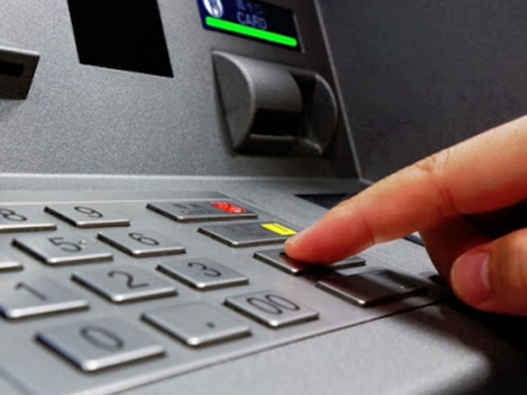 స్మార్ట్‌గా డబ్బులు మాయం.. ముగ్గురు సైబర్ నేరగాళ్ల అరెస్ట్