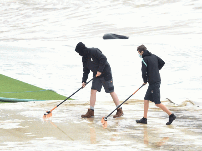 డబ్ల్యూటీసీ : రెండో రోజు ఆట కూడా కష్టమే..?