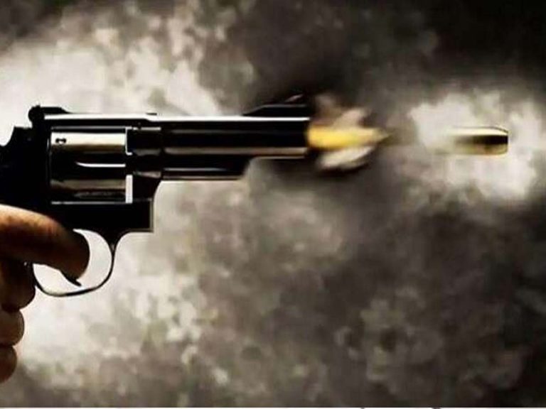 పులివెందులలో కాల్పుల కలకలం…