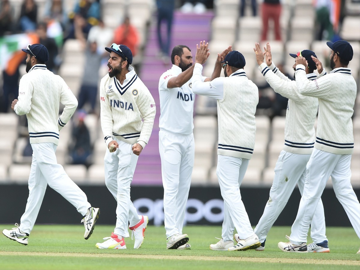 32 పరుగుల ఆధిక్యంలో కివీస్ ఆల్ ఔట్