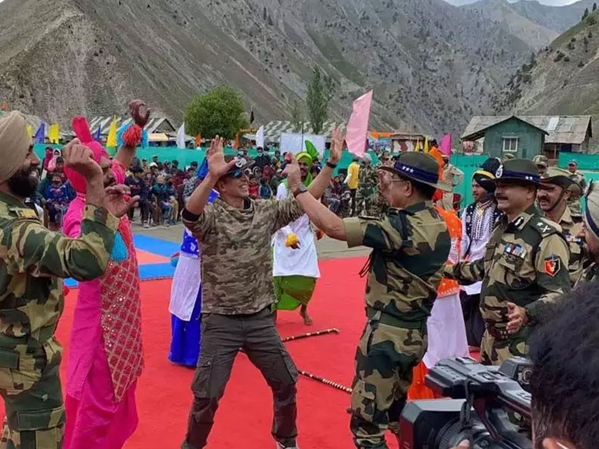 పాఠశాల నిర్మాణానికి అక్షయ్​ కుమార్ భారీ విరాళం