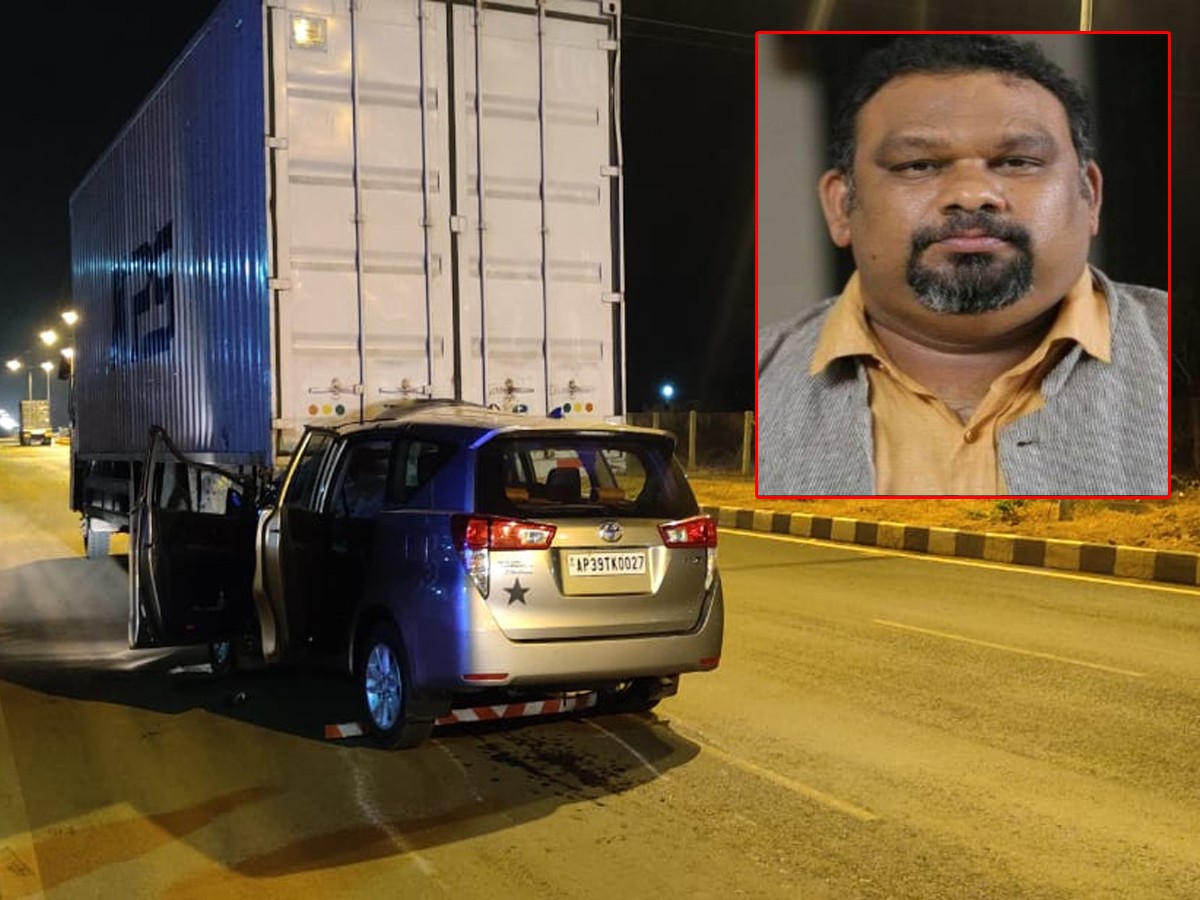 కత్తి మహేష్ కు తృటిలో తప్పిన ప్రమాదం!