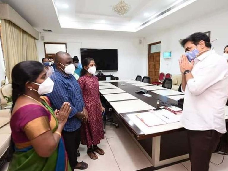 కరోనాతో అడిషనల్ కలెక్టర్ మృతి.. అండగా నిలిచిన కేటీఆర్