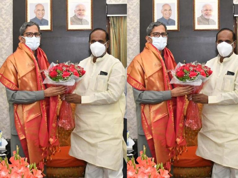 సుప్రీంకోర్టు ప్రధాన న్యాయమూర్తిని కలిసిన బీజేపీ సీనియర్ కె.లక్ష్మణ్