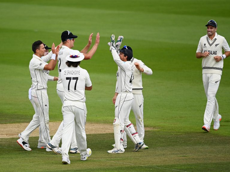 భారత్ ఆల్ ఔట్.. కివీస్ టార్గెట్…?