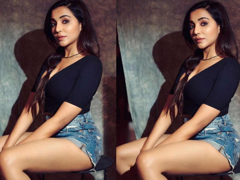 పార్వతి నాయర్ అందాల విందు.. ఆహా అనాల్సిందే..