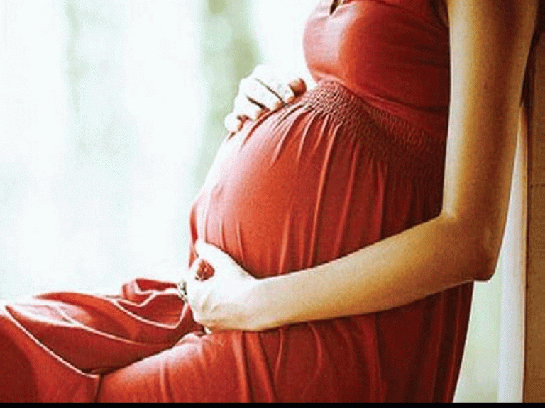 గర్భిణీ స్త్రీని కాపాడిన పోలీసులు…