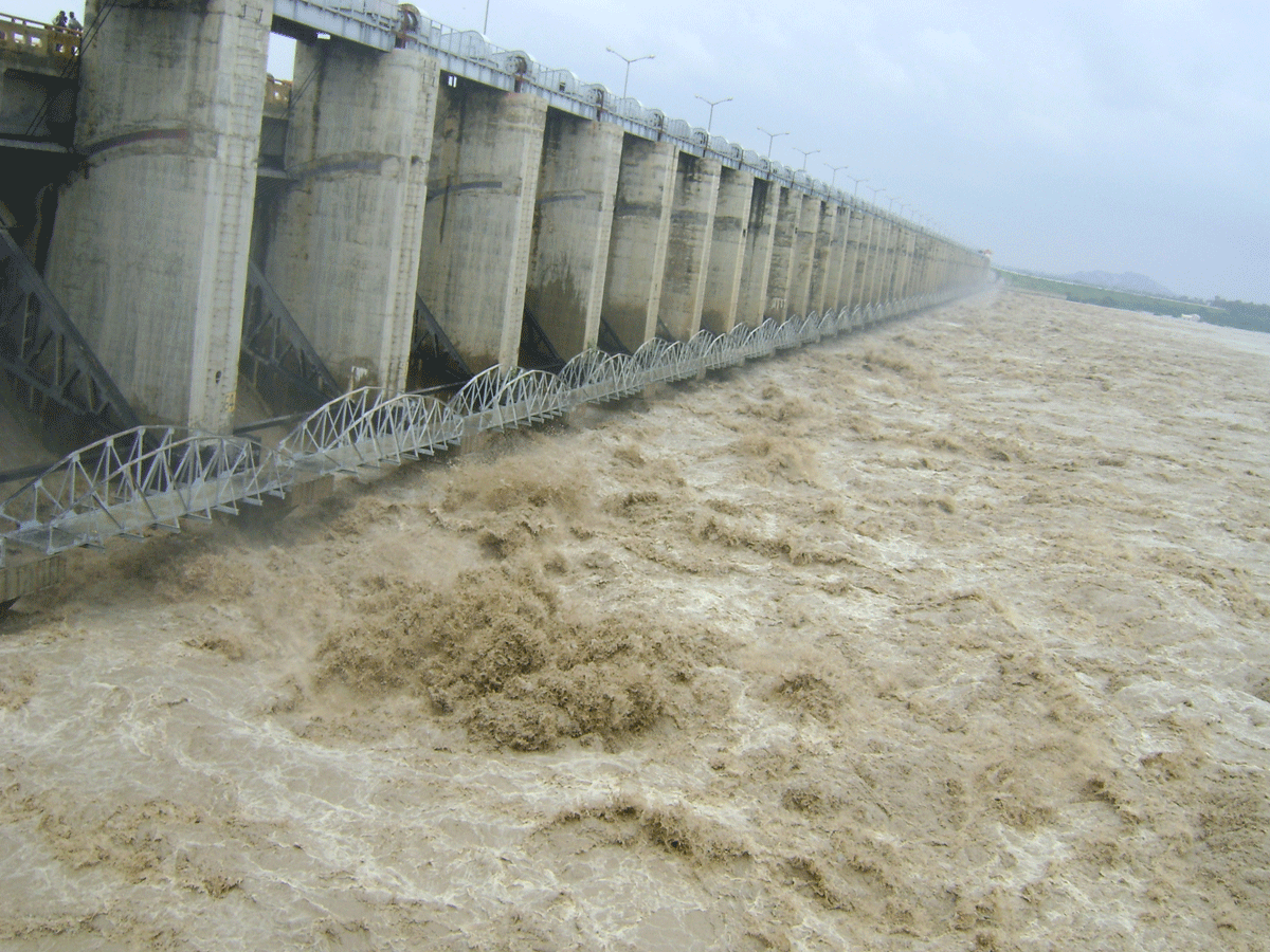 జూరాలకు భారీగా మొదలైన వరద…